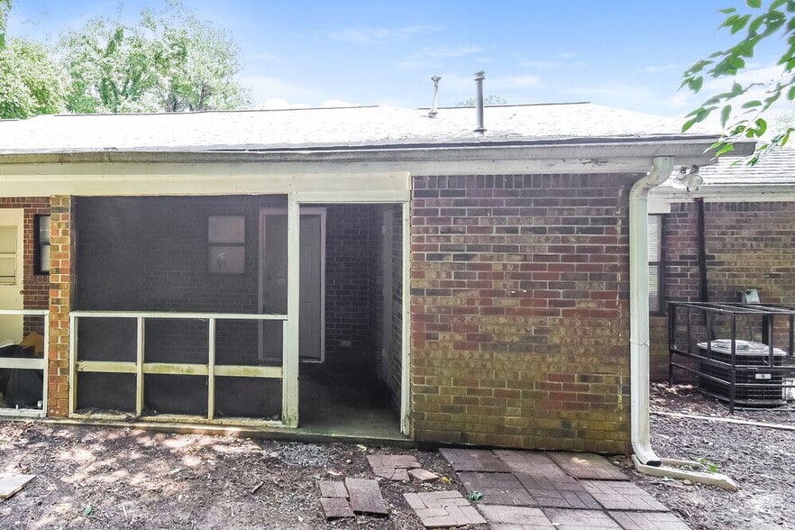 Building Photo - 169 Kimberly Way SW