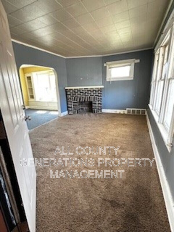 Building Photo - 1011 E 140th St