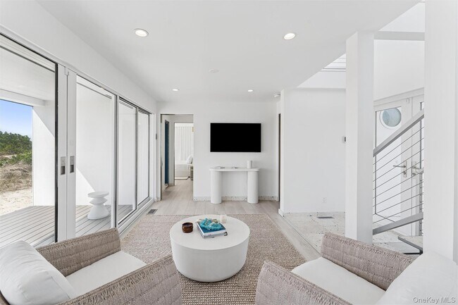 Building Photo - 413B Dune Rd