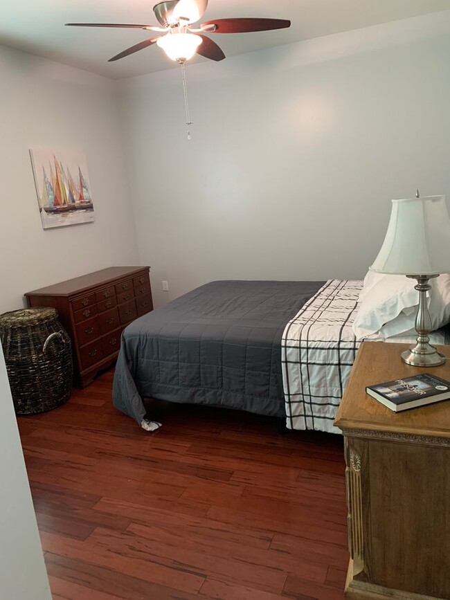 Building Photo - FURNISHED 2+ 2 Cottage - Downtown Ventura