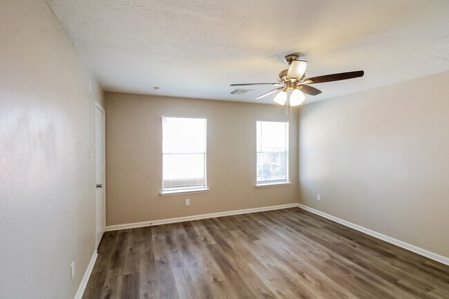 Building Photo - 2910 Fawn Ct