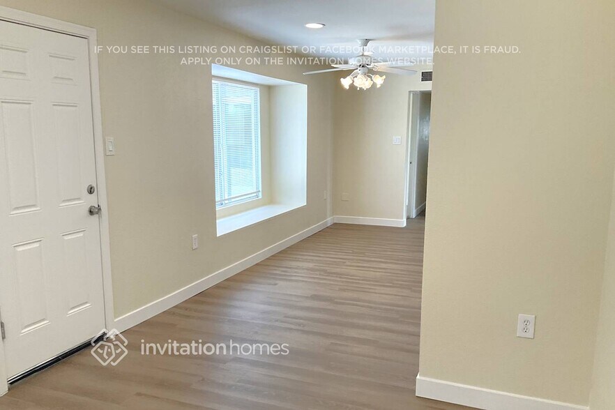 Building Photo - 5410 N 64th Dr
