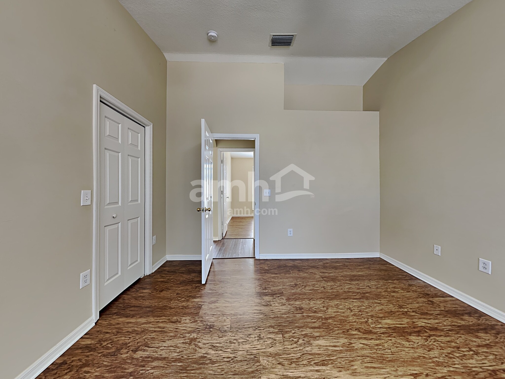 Building Photo - 10527 Juliano Dr