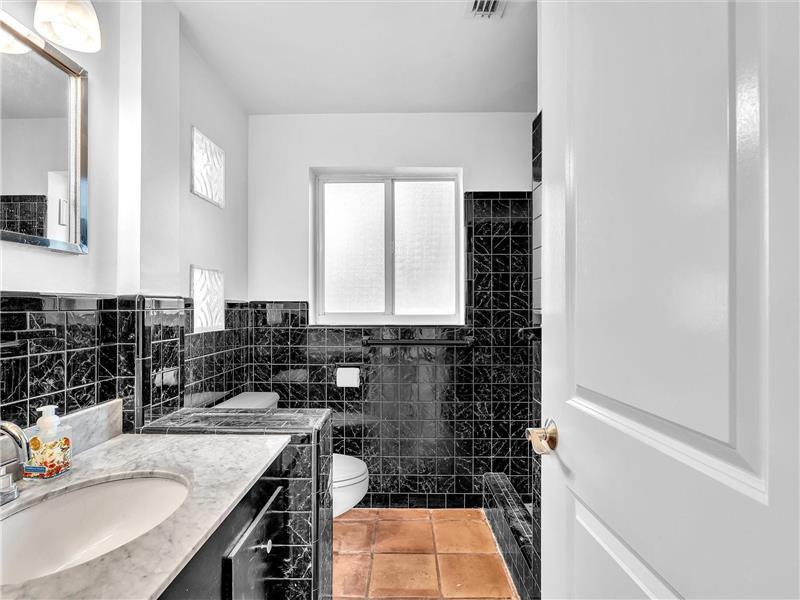 Building Photo - 2507 Okeechobee Ln