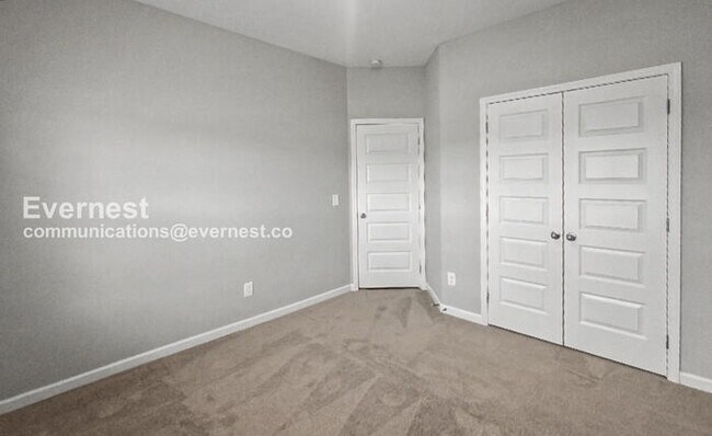 Building Photo - Limited Time Special Offer / 3 Bed, 2 Bath Home with Garage / Pet-Friendly / Vouchers Accepted / ...