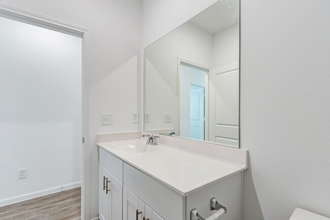 Building Photo - 17610 Calabash Dr