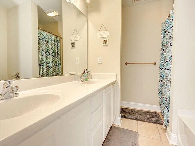 Building Photo - 410 Hampton Forest Dr