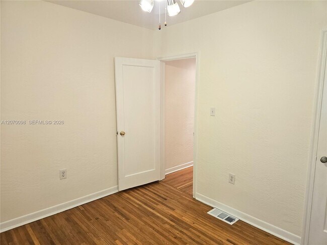 Building Photo - 6624 SW 78th Terrace