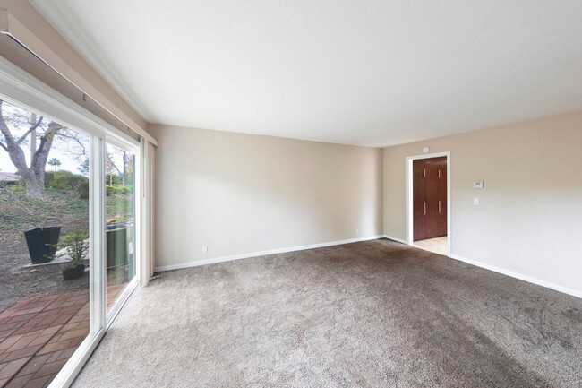 Building Photo - Fully renovated 2 bedroom 2 car garage Townhome