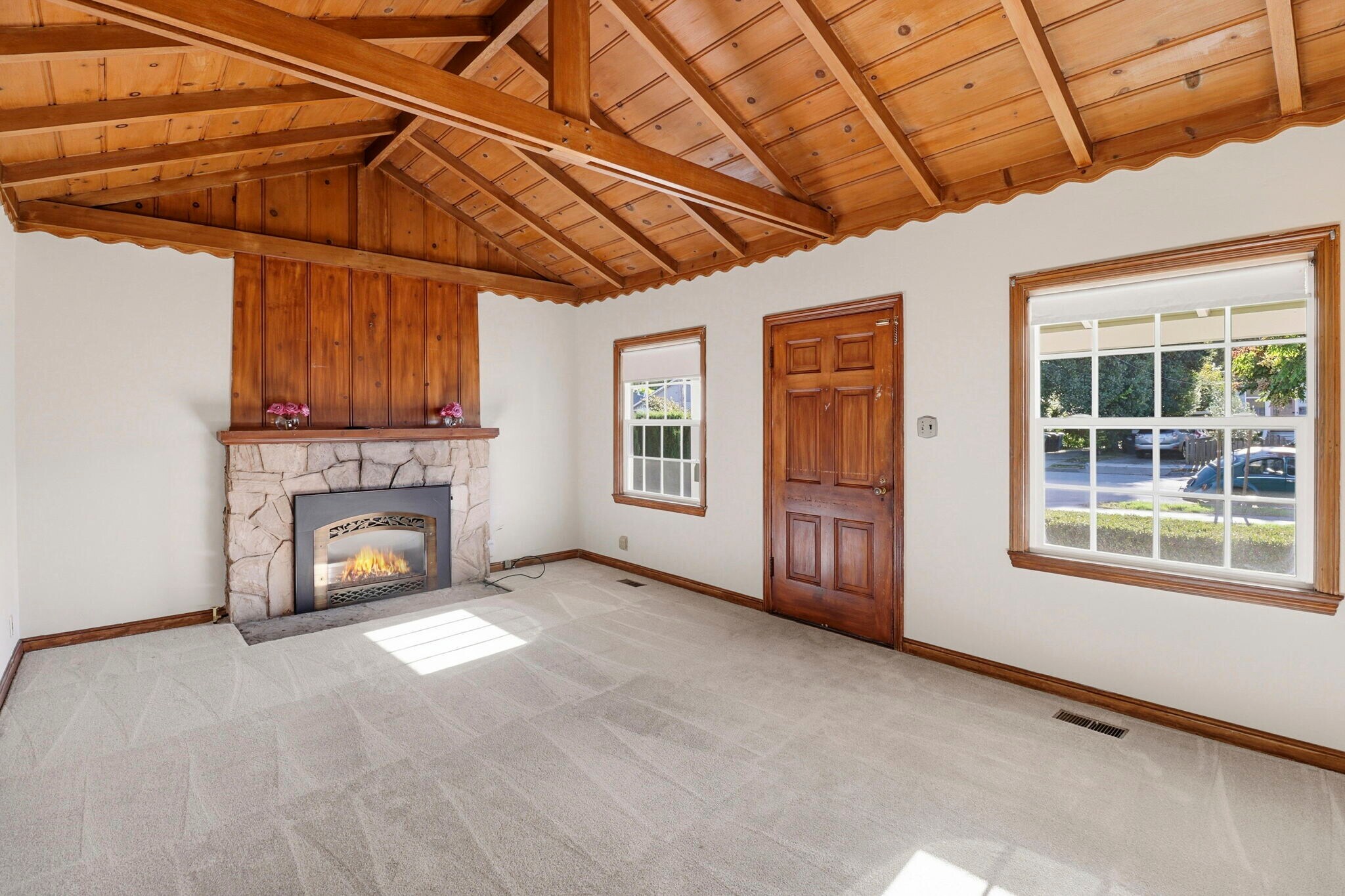 Building Photo - 740 Laurel Ave