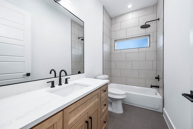 Building Photo - 3411 McGowen St