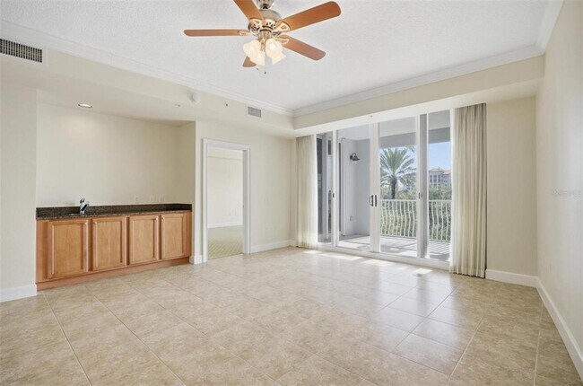 Building Photo - 102 Yacht Harbor Dr