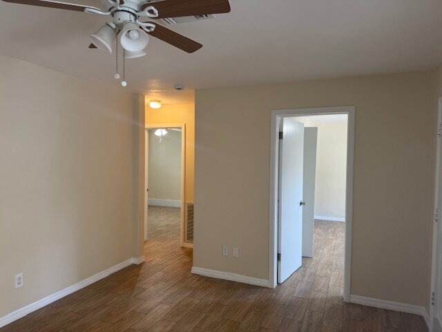 Building Photo - Spacious 2 Bedroom