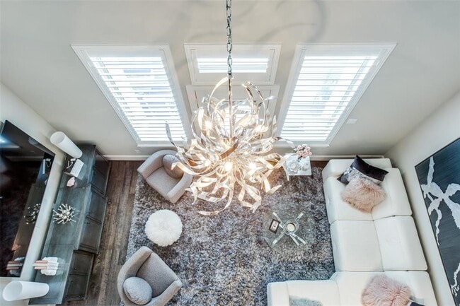 Building Photo - 423 T C Jester Blvd