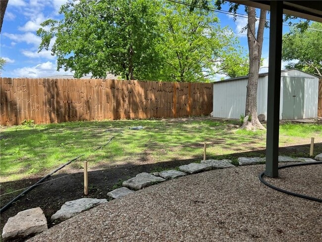Building Photo - 3002 Susquehanna Ln
