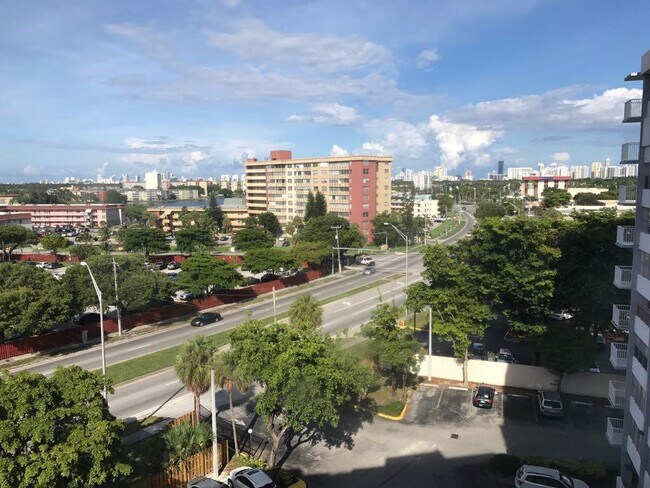 Building Photo - 1300 NE Miami Gardens Dr