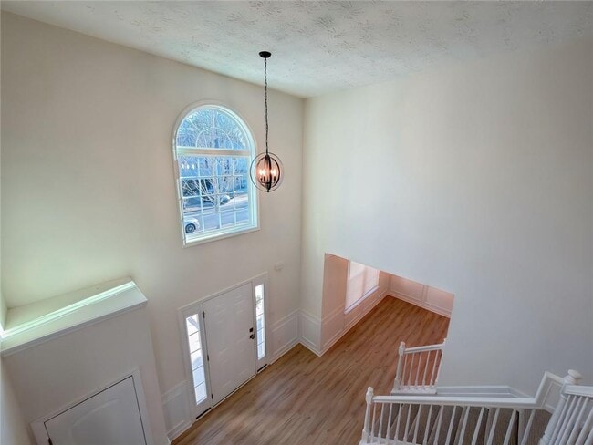 Building Photo - 2770 Austin Ridge Dr NE