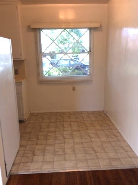 Dining area - 160 N Sierra Bonita Ave