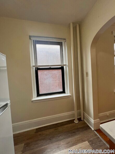 Building Photo - 349 Pleasant St