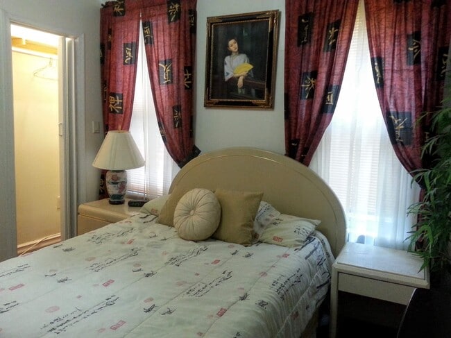 Primary Photo - 4300 8th St NW