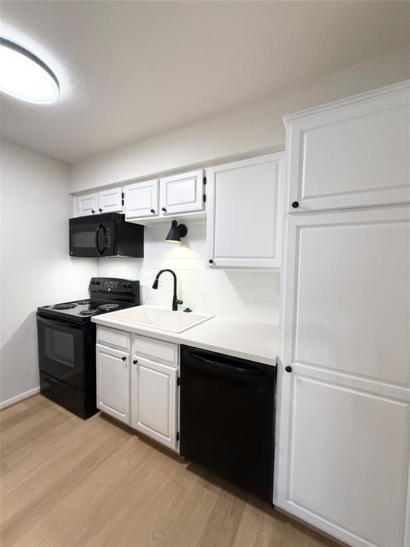 Building Photo - 1860 White Oak Dr
