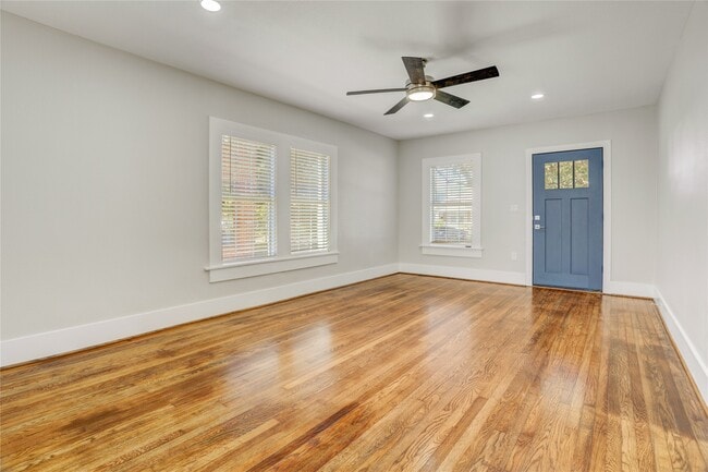 Building Photo - 4314 Bell St