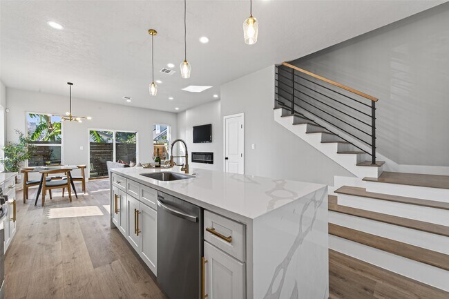 Building Photo - 4117 Yale St