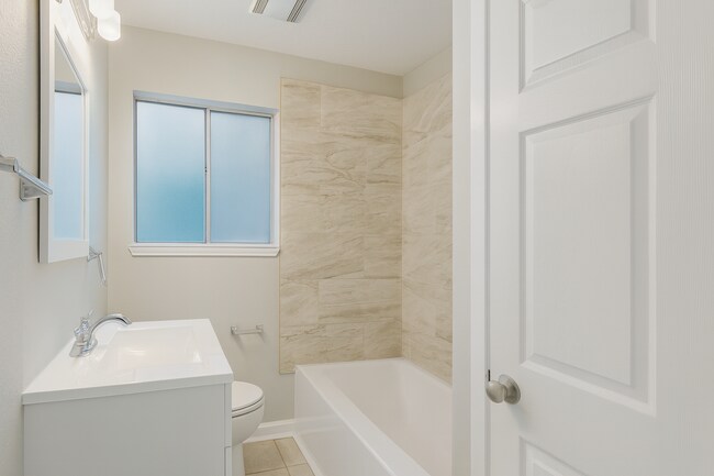 Building Photo - 9644 Meadowdale Dr