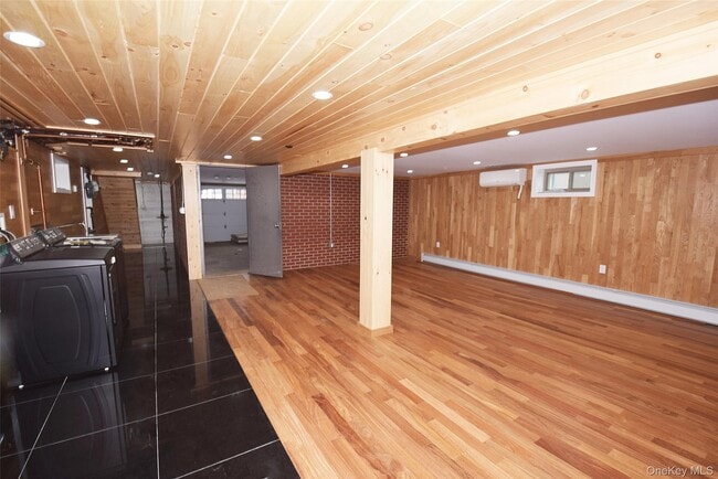 Building Photo - 86-16 262nd St