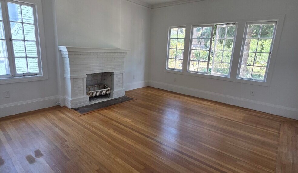 Building Photo - 2720 College Ave