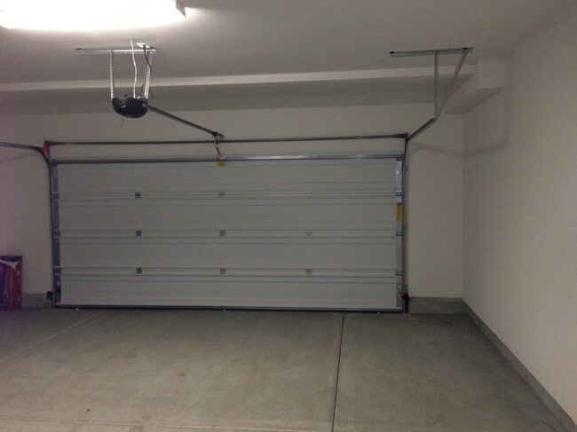 Building Photo - 10777 Canyon Grove Trail