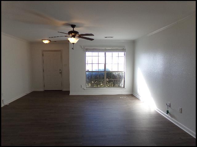 Building Photo - 9800 Herndon Rd