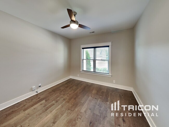 Building Photo - 228 Rockcastle Dr