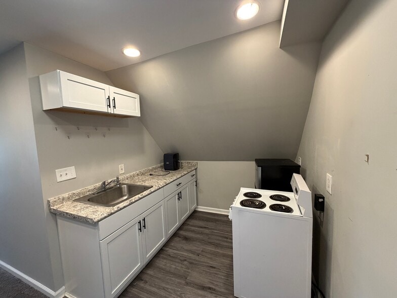 Building Photo - 7803 Dearborn Ave