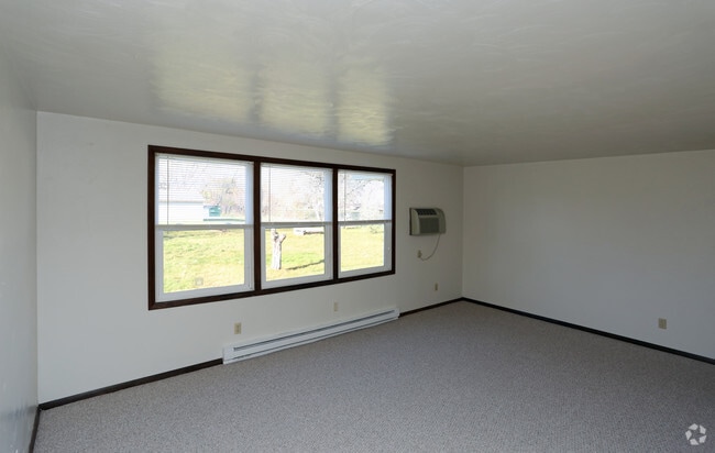 Living room - Norwood Manor