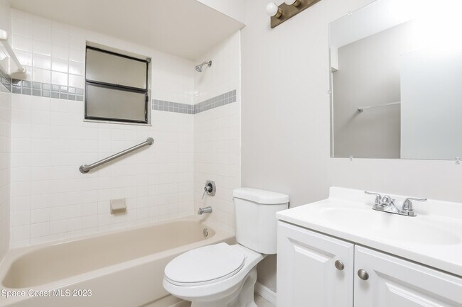 Building Photo - 597 Hillsdale Ave NW