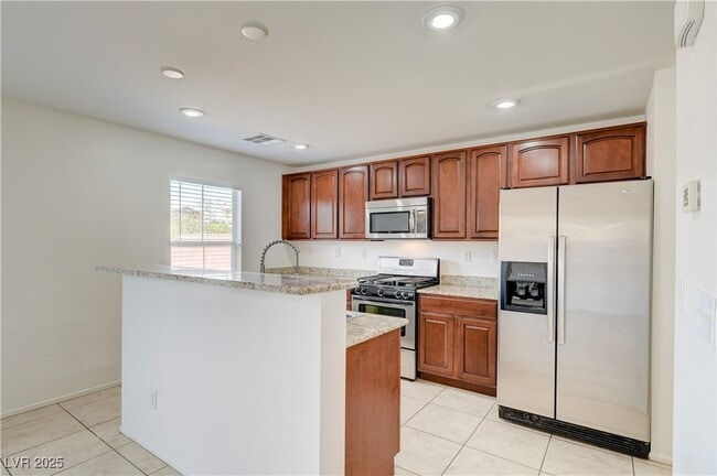 Building Photo - 9252 Valley Ranch Ave