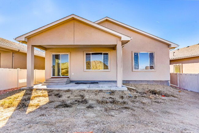 Building Photo - 1913 Conejos Pl