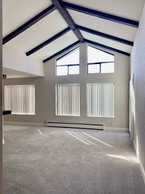 Living Room - 500 Poplar Ave