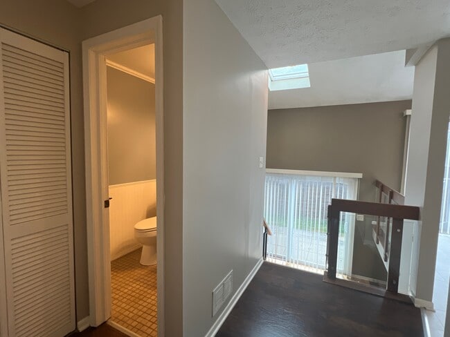 Building Photo - 2748 Hunters Point Dr