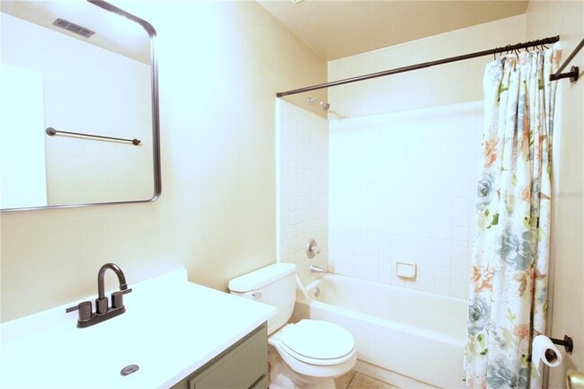 Building Photo - 900 SW 62nd Blvd