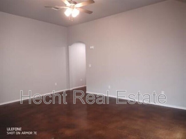 Building Photo - 1103 Stanley Wy