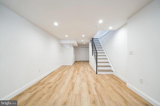 Building Photo - 840 Leland St