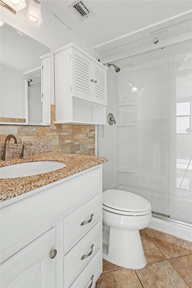 Building Photo - 801 N Ocean Blvd