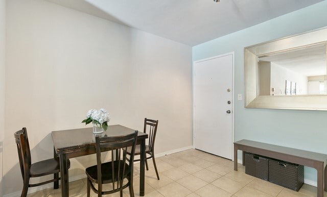 Dining area - 3640 Cardiff Ave