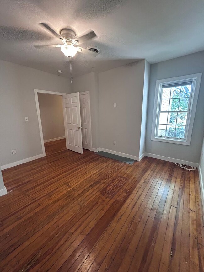 Building Photo - Charming 4-Bedroom Rental in The Fan District