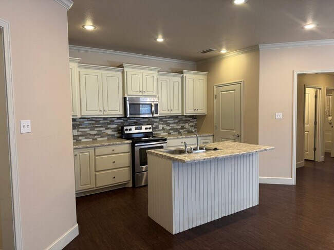 Building Photo - 9803 Avenue V