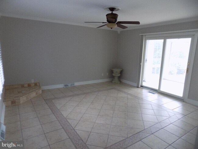 Building Photo - 313 Glenville Rd