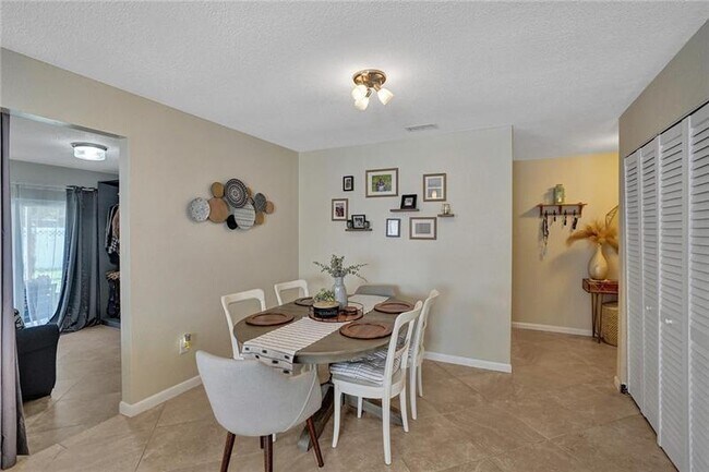 Building Photo - 9231 NW 17th St