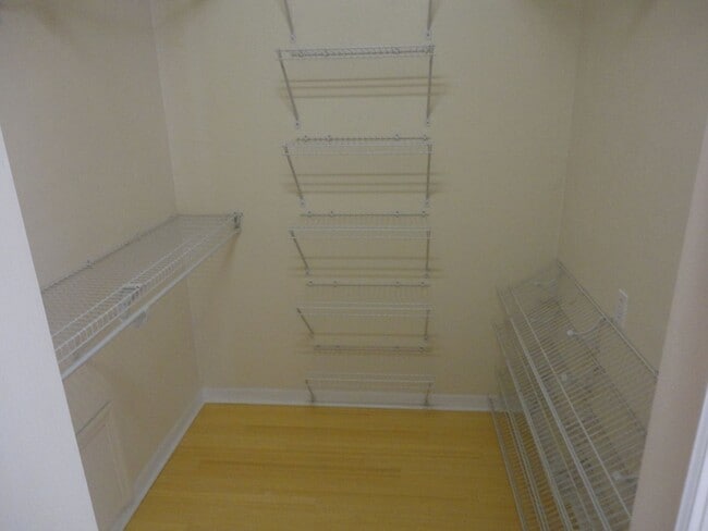 Building Photo - Beautiful 3 BR/2.5 BA in Park Avenue Subdivision